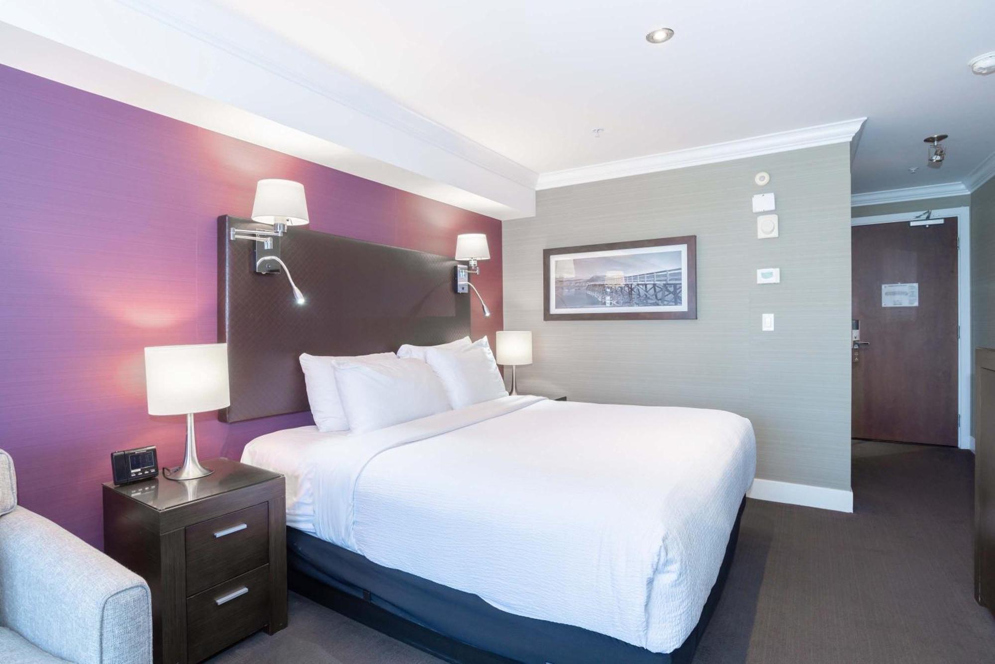 Sandman Signature Kamloops Hotel Exterior foto